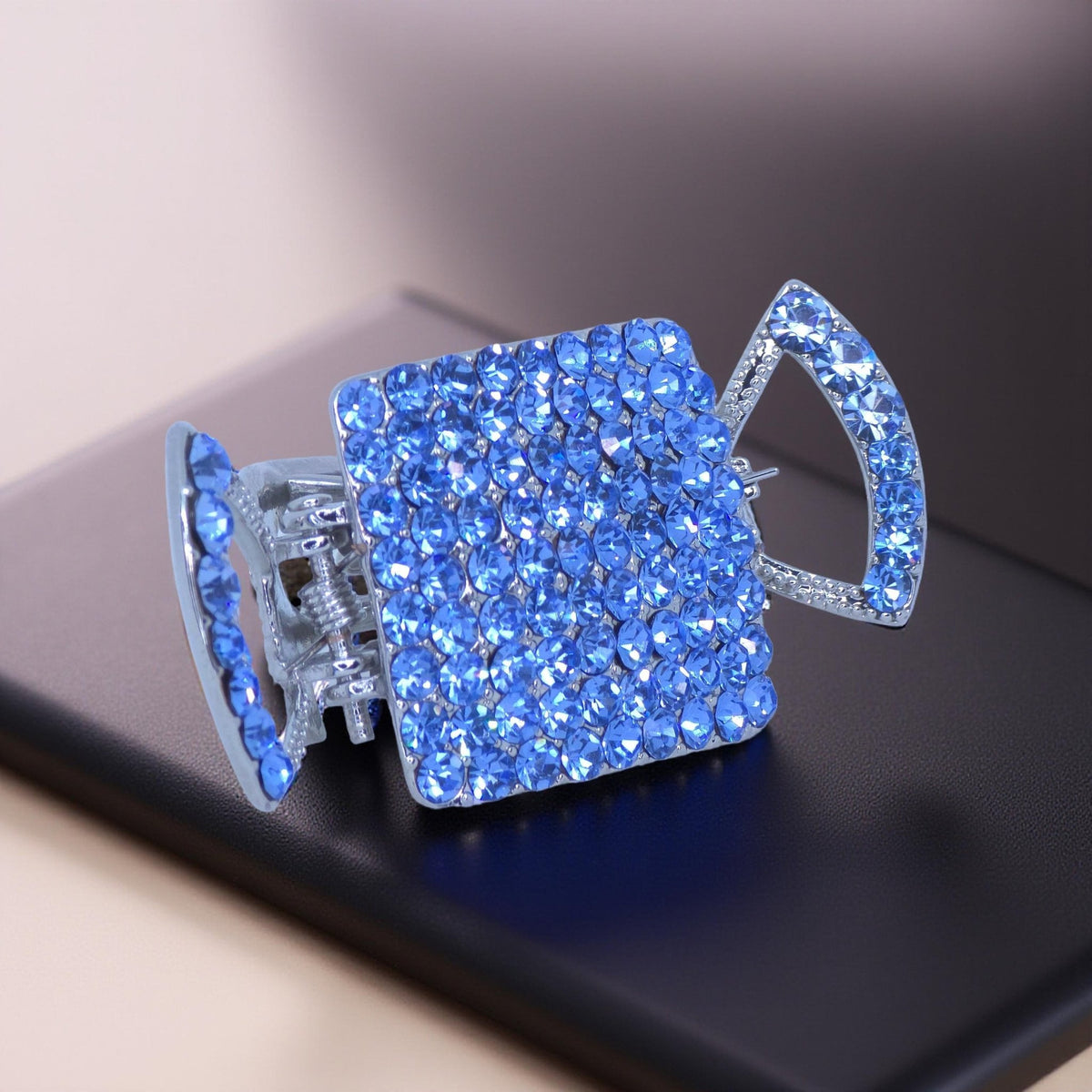 Square — Jaw Clip